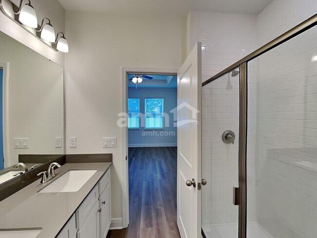 Building Photo - 1074 Heavenly Dr