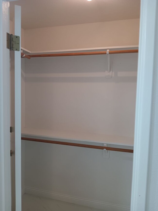 Building Photo - Stylish, Secure, and Pet-Friendly 3-Bedroo...