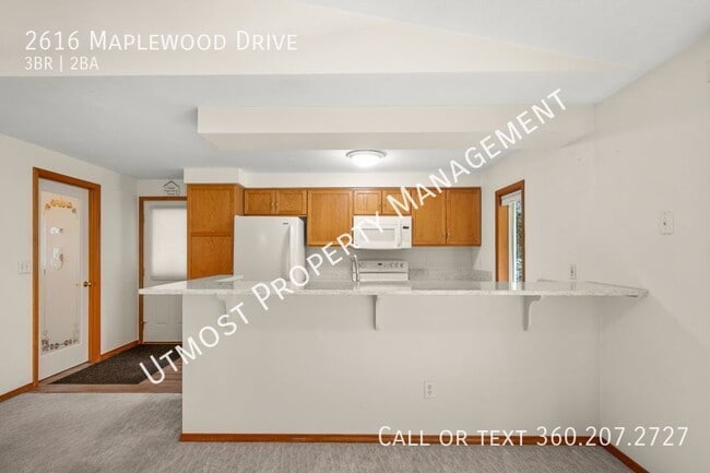 Building Photo - 2616 Maplewood Dr