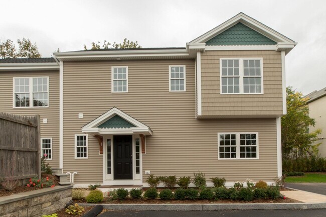 Building Photo - Luxury 3-Bed/1.5 Bath East Rock Condo Avai...