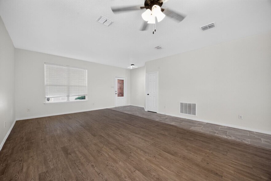 Building Photo - 1521 Stanford Dr