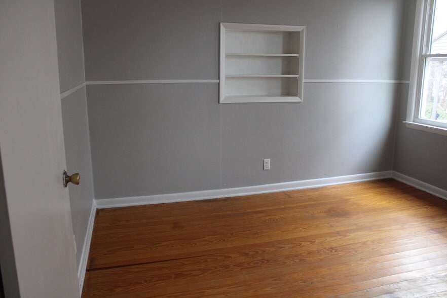 Bdrm 2 - other view - 3212 Poppleton Ave