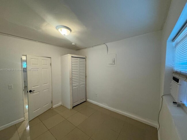 Building Photo - 2 bedroom in Miami FL 33127