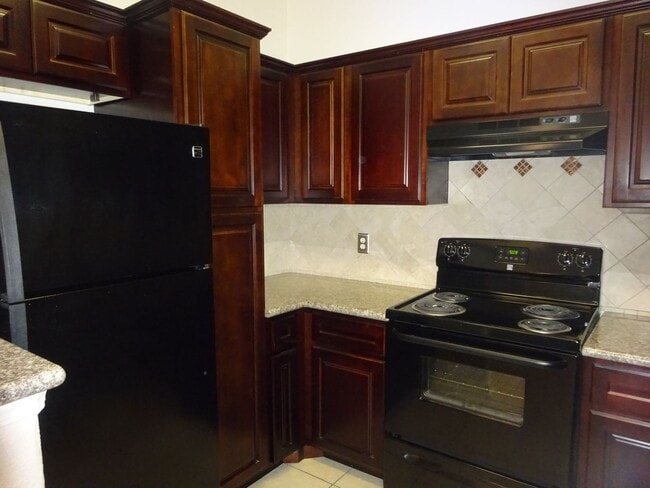 Building Photo - For Lease 1st Floor Unit | 2 Bed, 1 Bath | 860 Sq Ft | Southland Terrace Community |