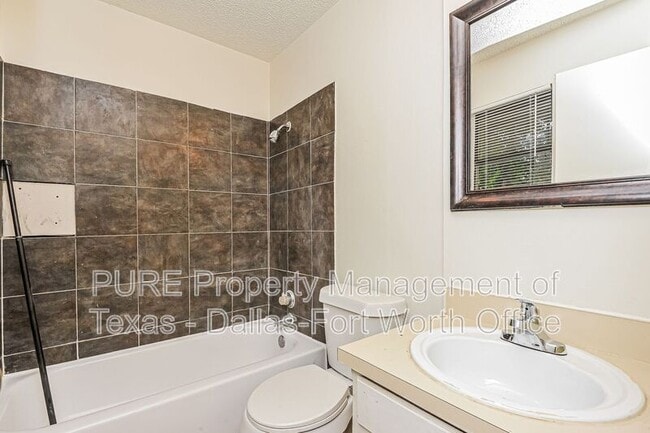 Building Photo - 7527 Windhaven Rd