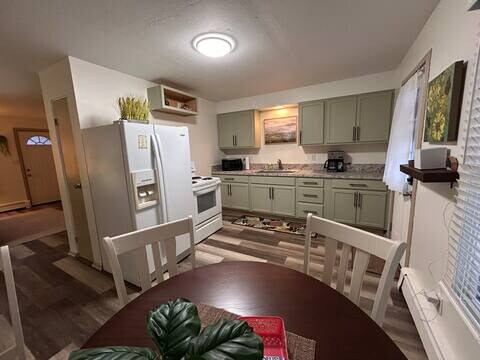 Building Photo - 206 Caroline Ave