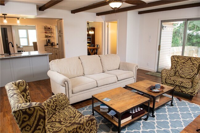 Building Photo - 1861 W Deane St