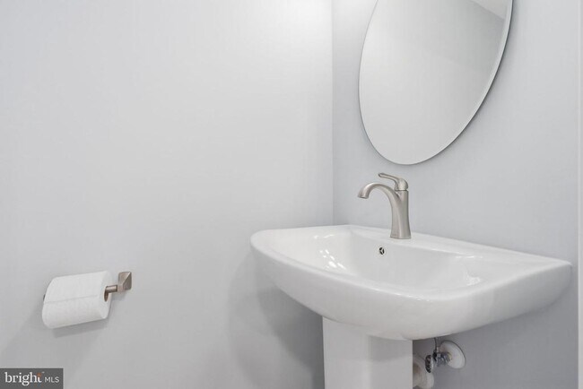 Building Photo - 2916 Montauk Ct