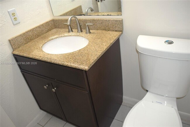 Building Photo - 10013 Winding Lake Rd