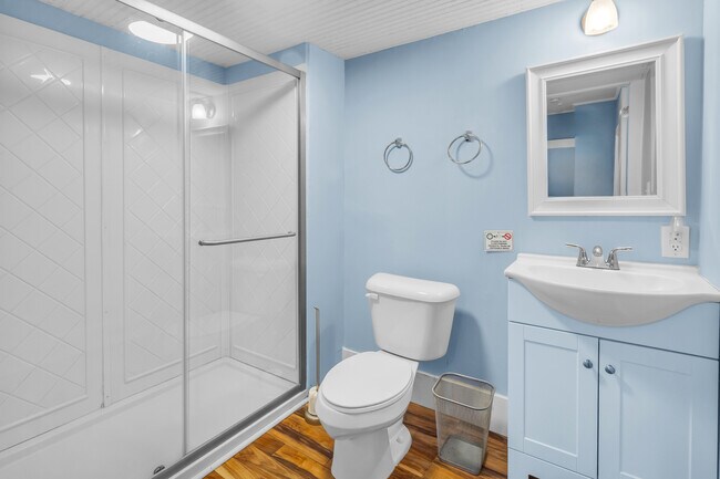 Building Photo - 801 NC-33