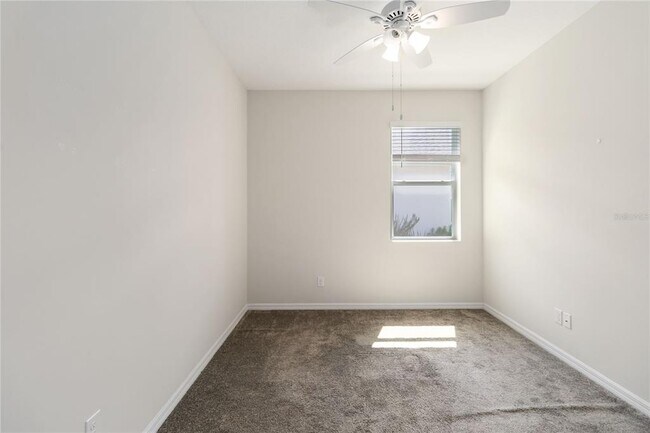 Building Photo - 1651 Chatsworth Cir