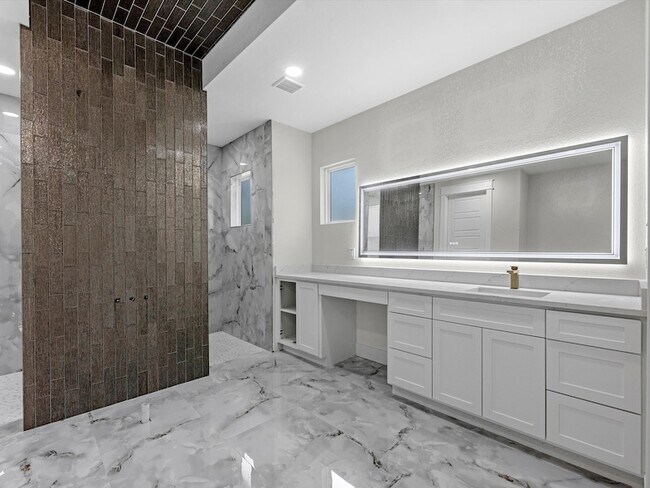 Building Photo - 887 Rd 660