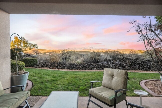 Building Photo - 225 N Country Ln