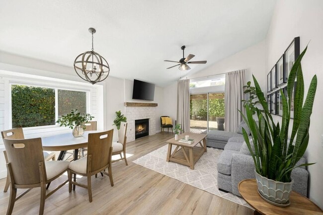 Building Photo - 46253 Mesa Verde Trail