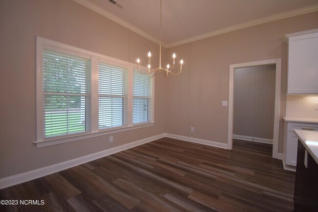 Building Photo - 4274 Pinehurst Ct