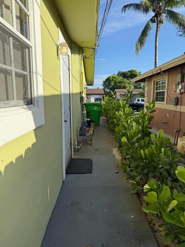 Building Photo - 5839 NW 16th St