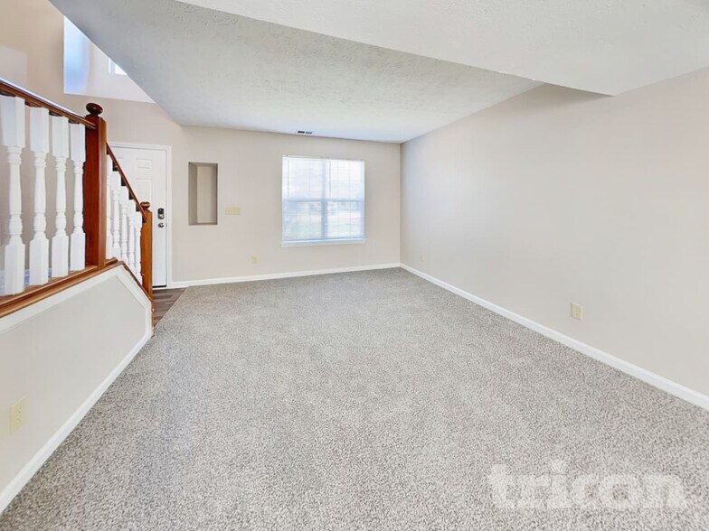 Building Photo - 1022 Pine Mountain Way