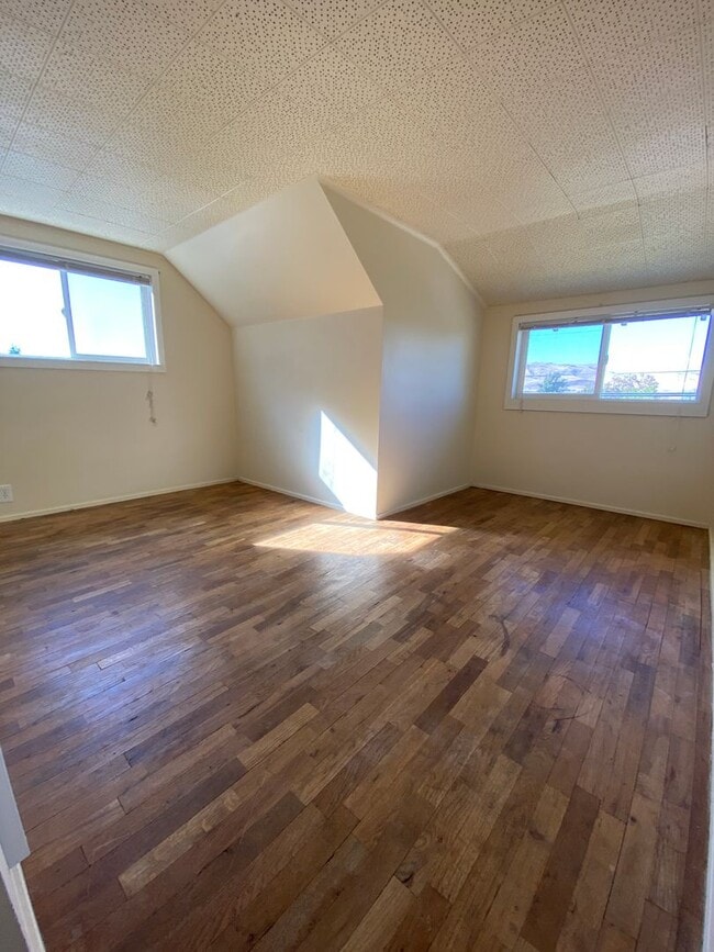 Building Photo - Cozy 3 Bedroom, 1 Bathroom Home with Spacious Back Yard.