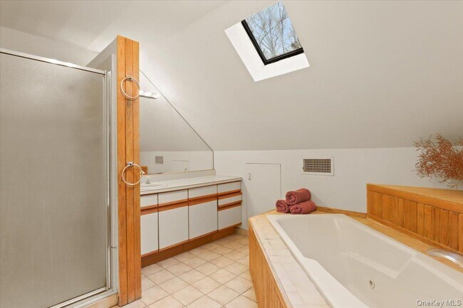 Building Photo - 1 Branch St