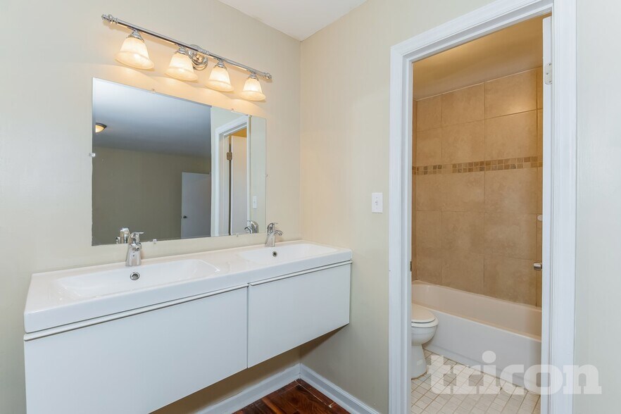 Building Photo - 11513 Vista Haven Dr