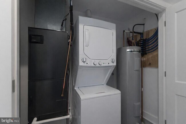 Building Photo - 3933 Powelton Ave