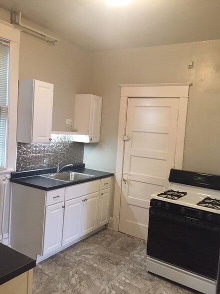 Interior Photo - Saxony Manor