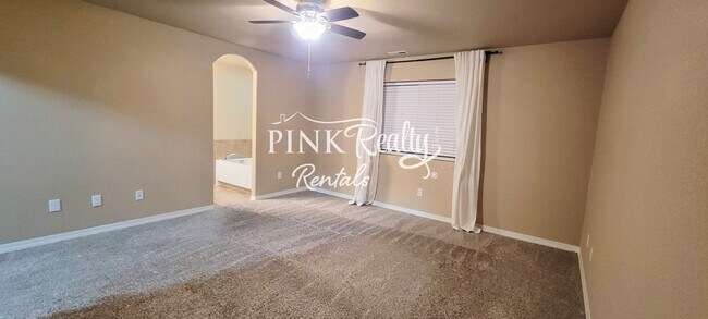 Building Photo - 9527 Desert Lily Cir