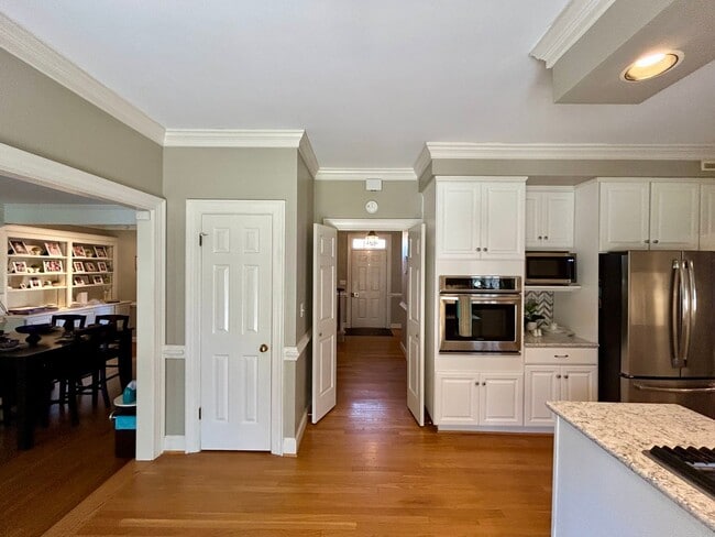 Building Photo - 3142 Harvesttime Crescent