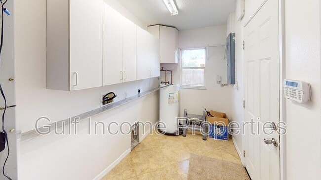 Building Photo - 224 Tarpon Ave