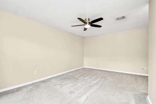 Building Photo - 1207 Martingale Ct