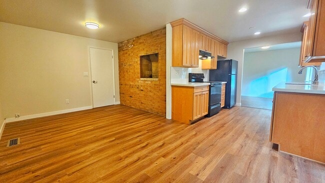 Building Photo - Beautifully Remodeled 3 Bed 2 Bath Rambler...