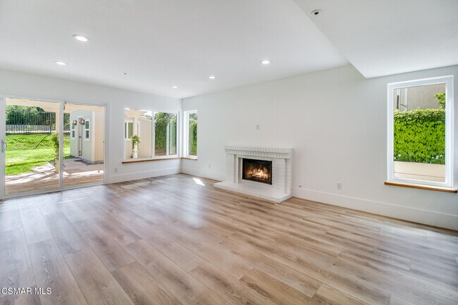 Building Photo - 6823 Castle Peak Dr