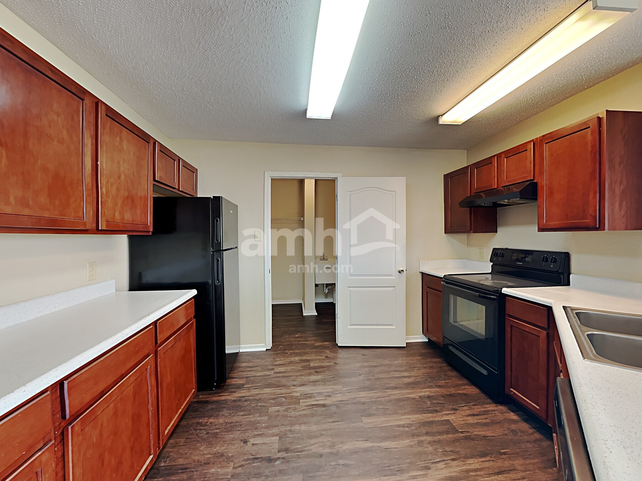 Building Photo - 6768 W Littleton Dr