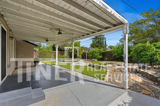 Building Photo - 5021 Priscilla Ln