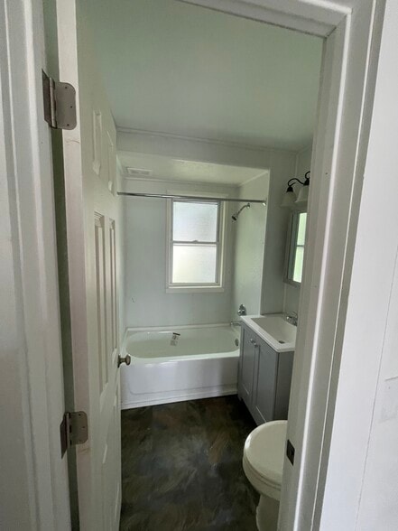 Primary Photo - 3610 E 139th St