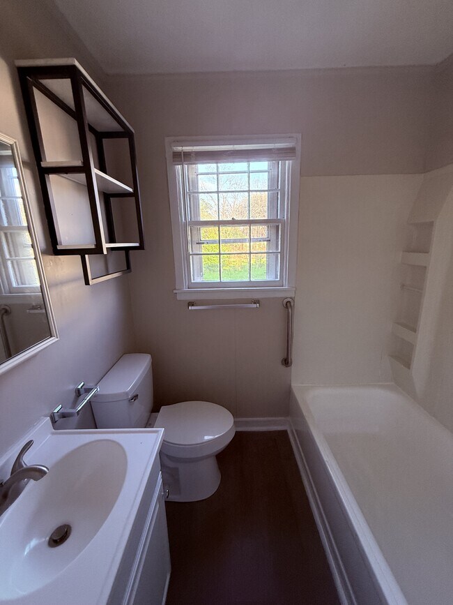 Building Photo - 724 McArthur Blvd