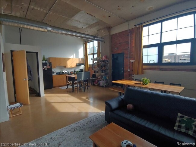Building Photo - 55 W Canfield St
