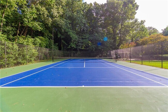 Building Photo - 2955 Seven Pines Ln
