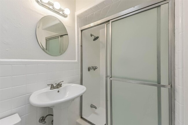 Building Photo - 815 S Ripple Creek Dr