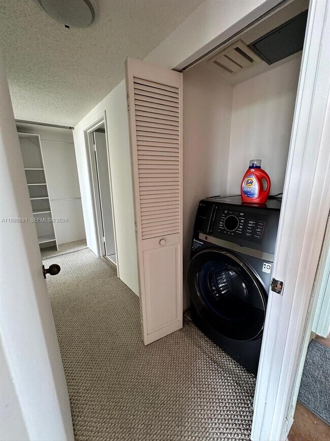 Building Photo - 201 Crandon Blvd