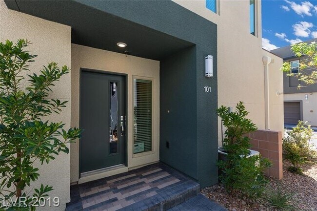 Building Photo - 11302 Kraft Mountain Ave