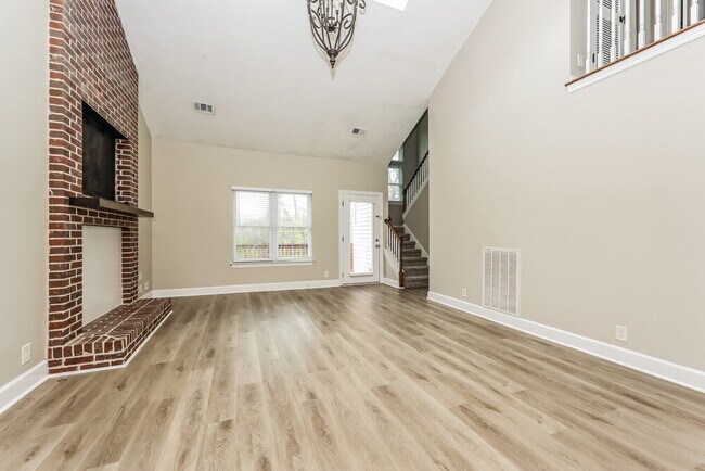 Building Photo - 4956 Alexis Dr