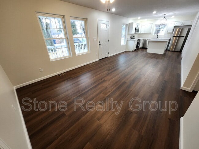 Building Photo - 2400 N 26th St