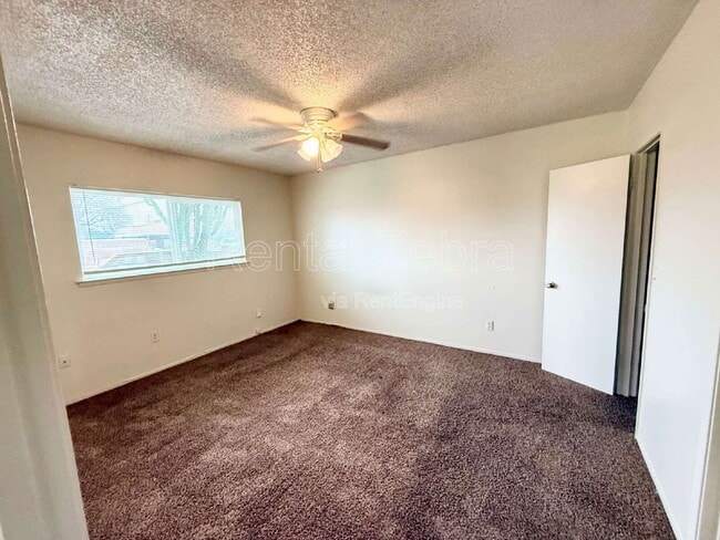 Building Photo - 1248 W 19th St