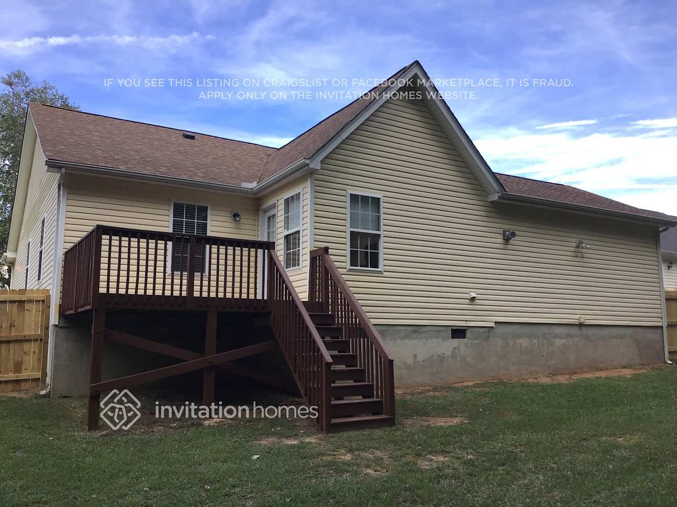 Building Photo - 1105 Kavkaz St