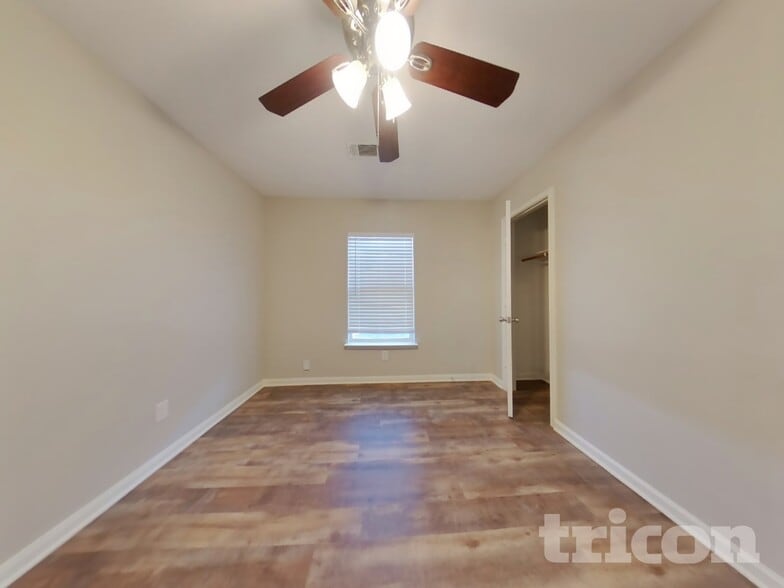 Building Photo - 102 Saddlebag Ct