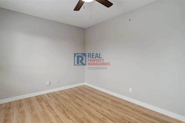 Building Photo - 3355 S Flower St