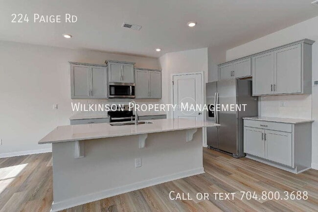 Building Photo - 224 Paige Rd