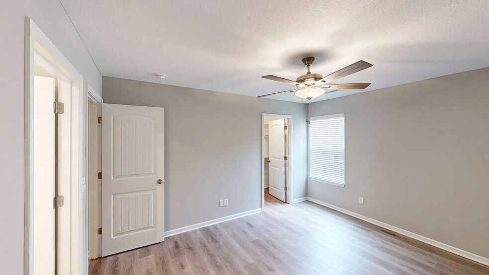 Building Photo - 603 Pampas St