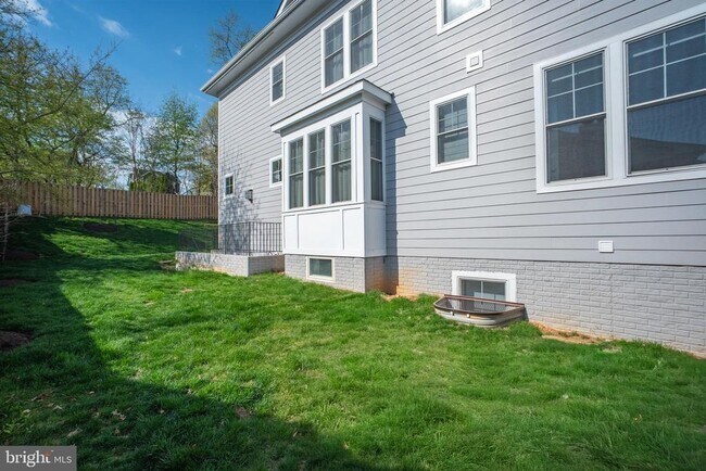 Building Photo - 6203 Mori St